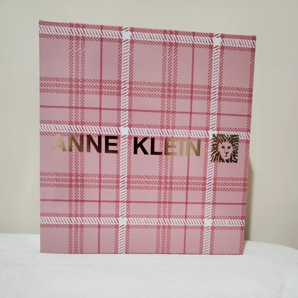 Anne Klein Gift Set Top Zip Crossbody, Curved Zip Wallet, Hand Sanitizer… - Picture 7 of 7